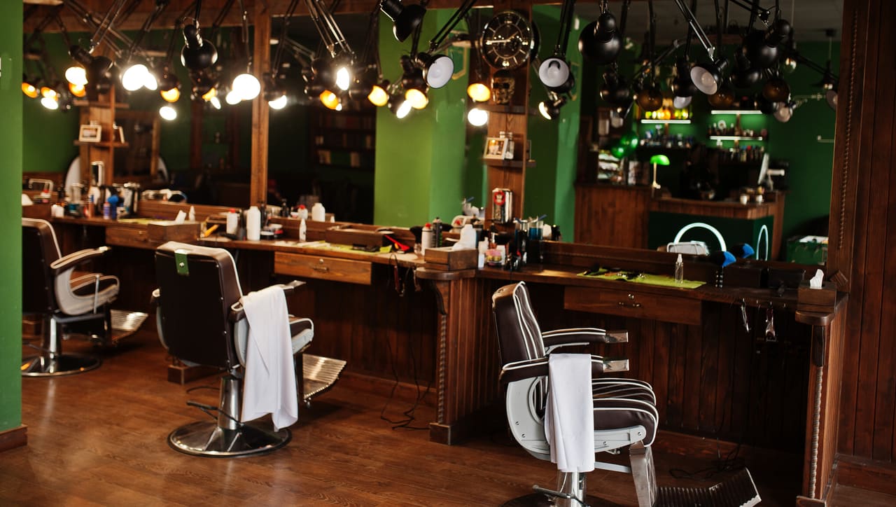 Wnętrze barber shopu WILK w Bolesławcu